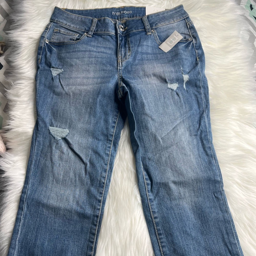 NWT Maurices Distressed Jean Capris Size 6